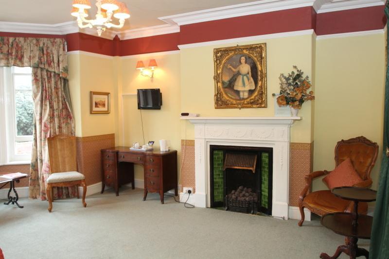 The Montpellier Hotel Llandrindod Wells Zewnętrze zdjęcie